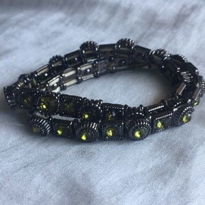 Stretching bracelets